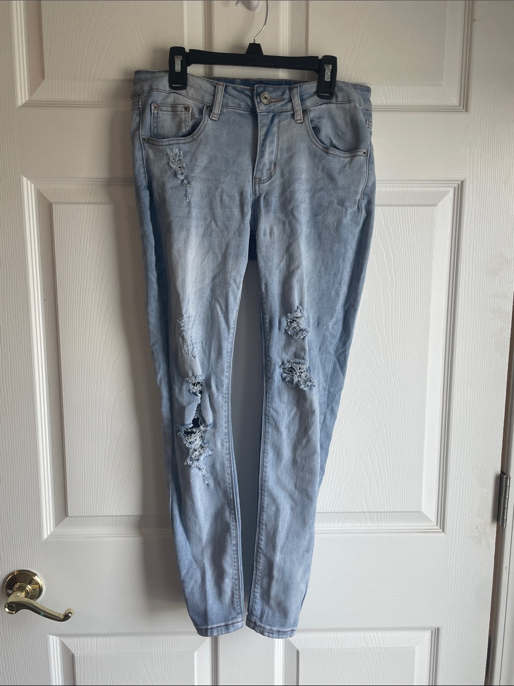Rue21 Light Blue Distressed Mid Rise Jegging Jeans